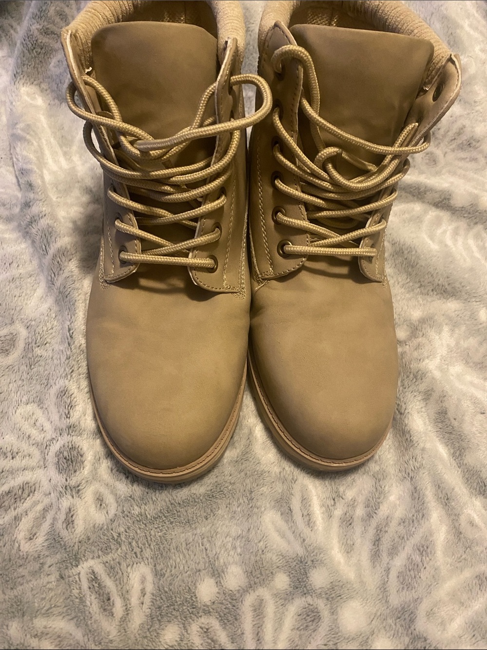 Women's Lace-Up Ankle Boots in Tan
